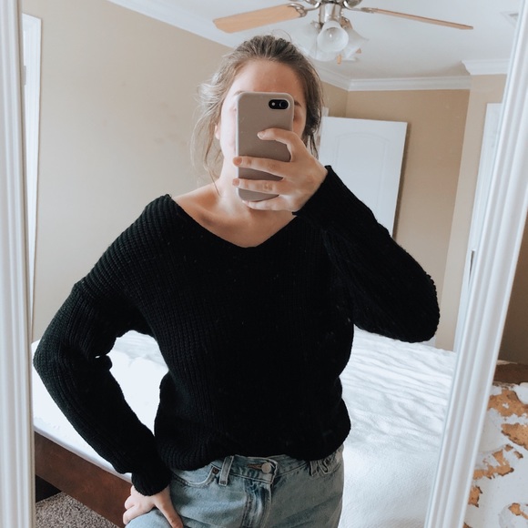 Sweater - Picture 5 of 6